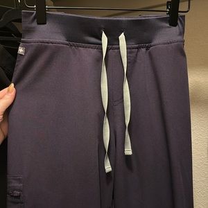 Women’s Figs Zamora scrub pants in Purple Shadow